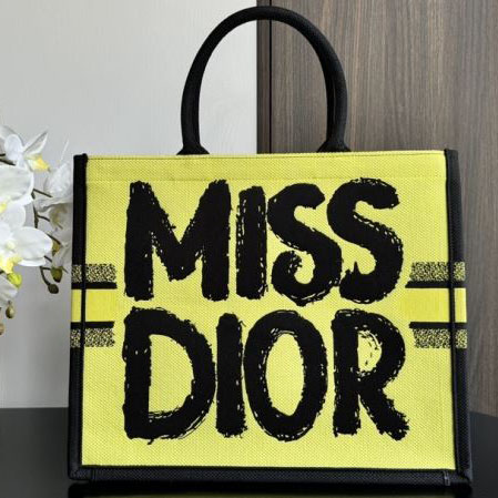 chr1st1an D10r shopping bags